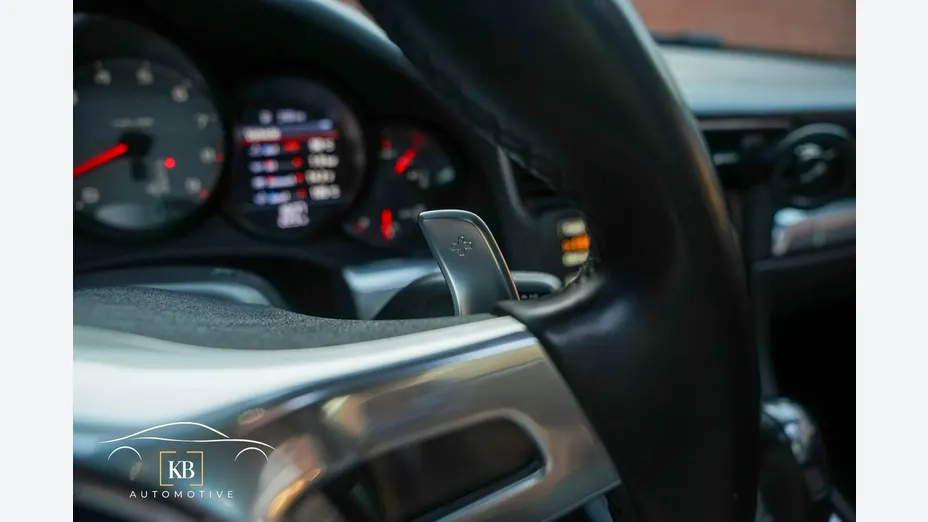PORSCHE 911 -