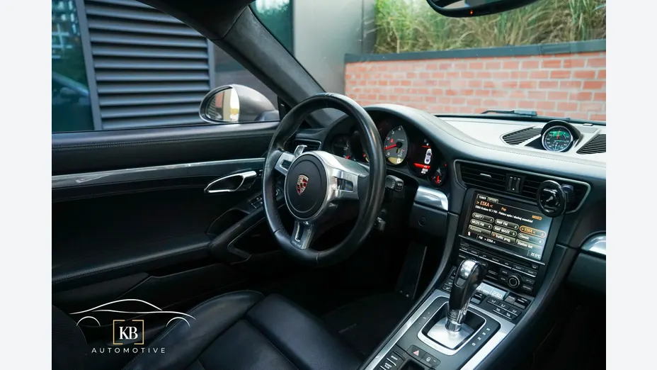 PORSCHE 911 -
