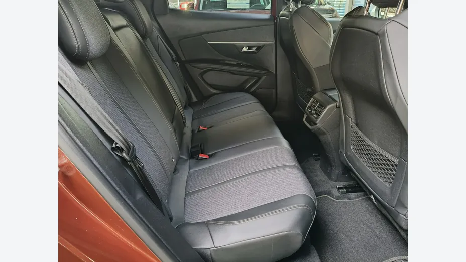 PEUGEOT 3008 -