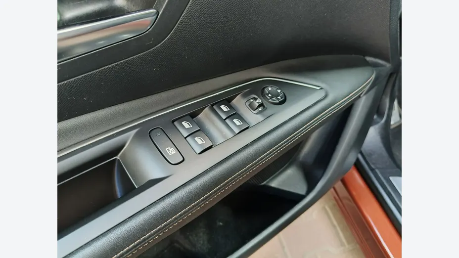 PEUGEOT 3008 -
