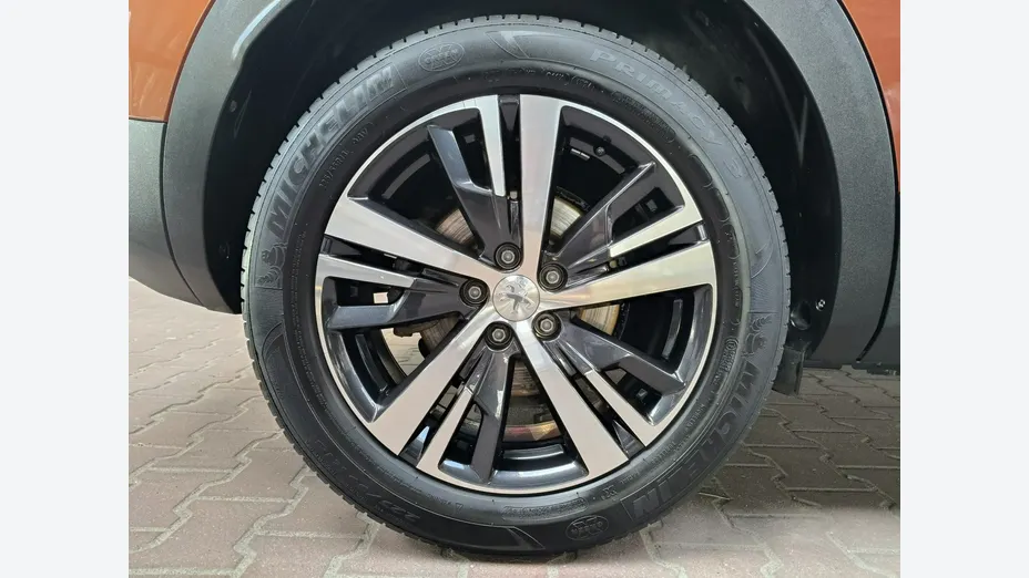 PEUGEOT 3008 -