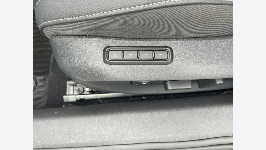 SKODA Superb -