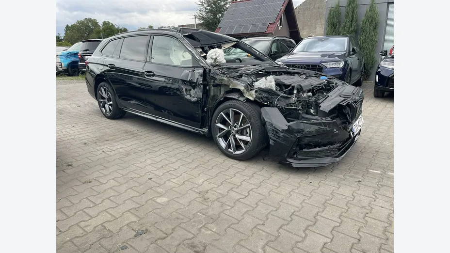 SKODA Superb -