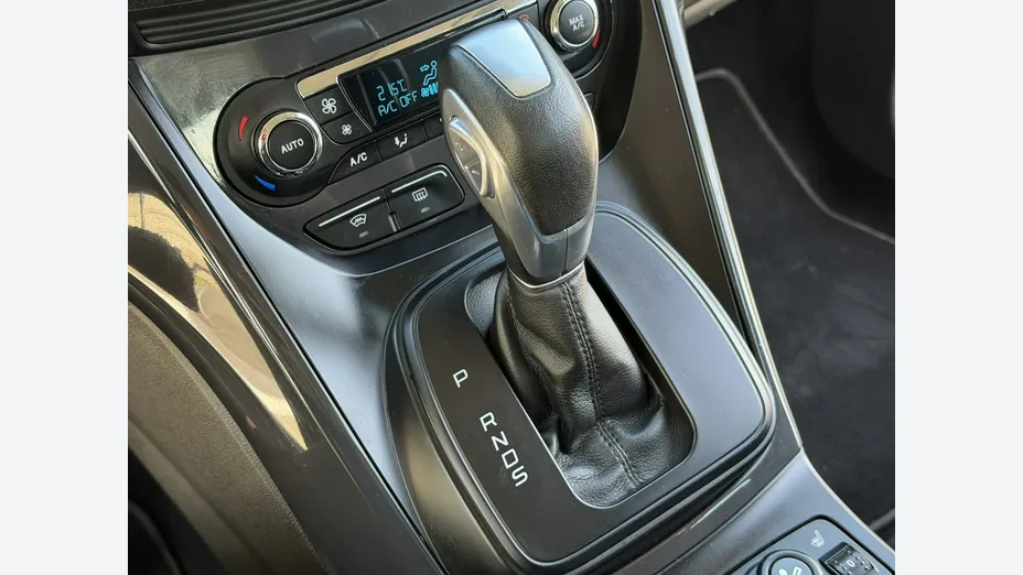 FORD Kuga -