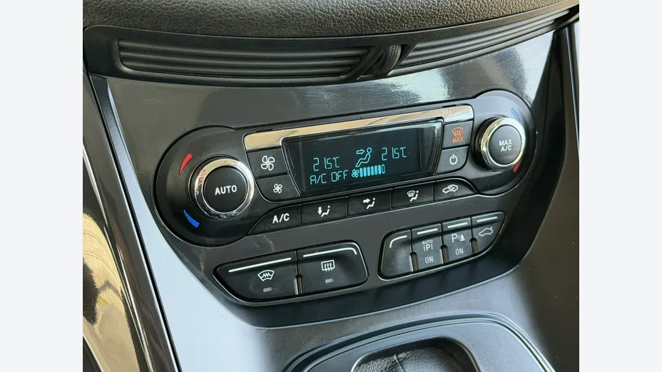 FORD Kuga -