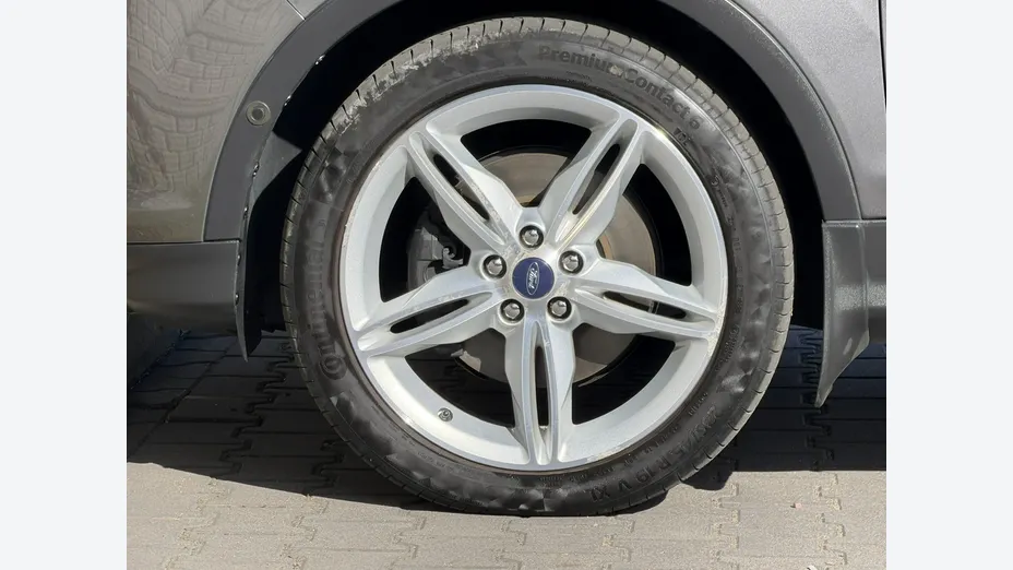 FORD Kuga -