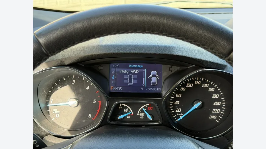 FORD Kuga -