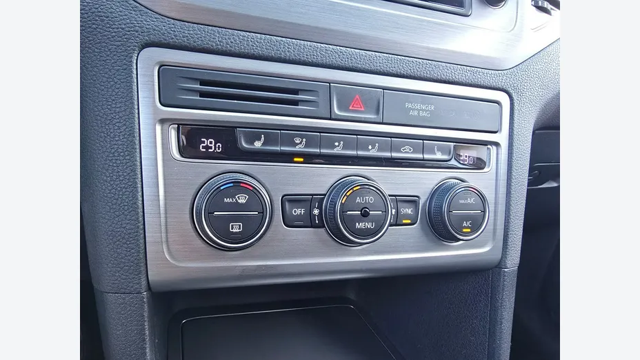 VOLKSWAGEN Golf Sportsvan -