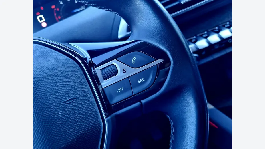 PEUGEOT 3008 -
