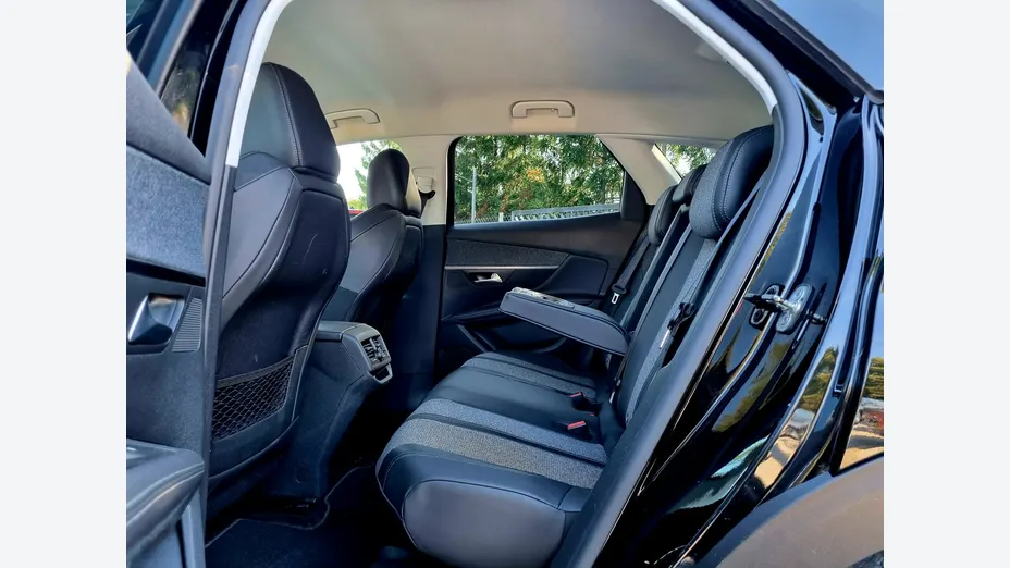 PEUGEOT 3008 -