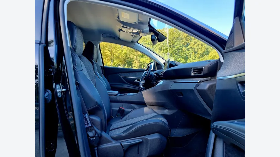 PEUGEOT 3008 -