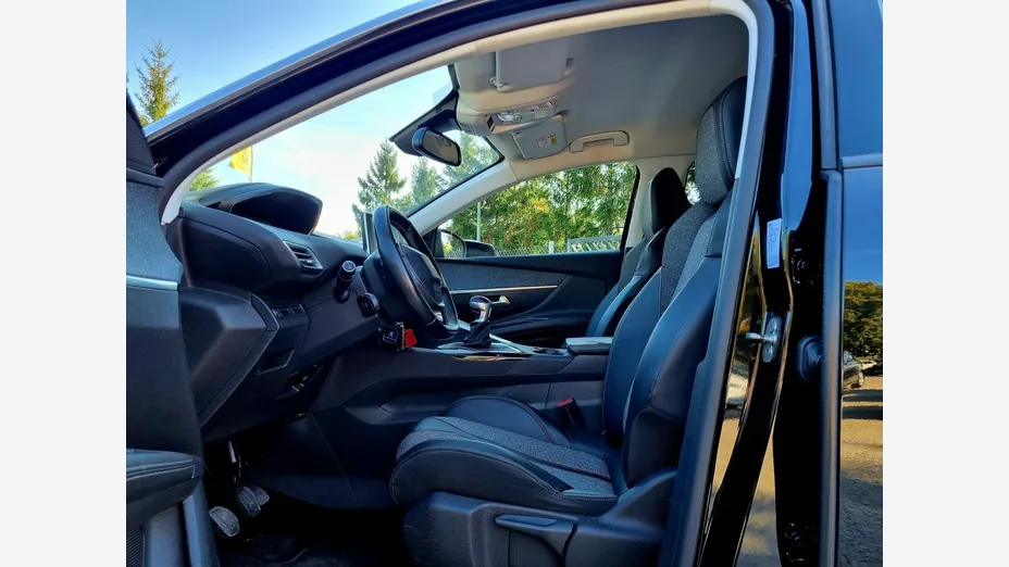 PEUGEOT 3008 -
