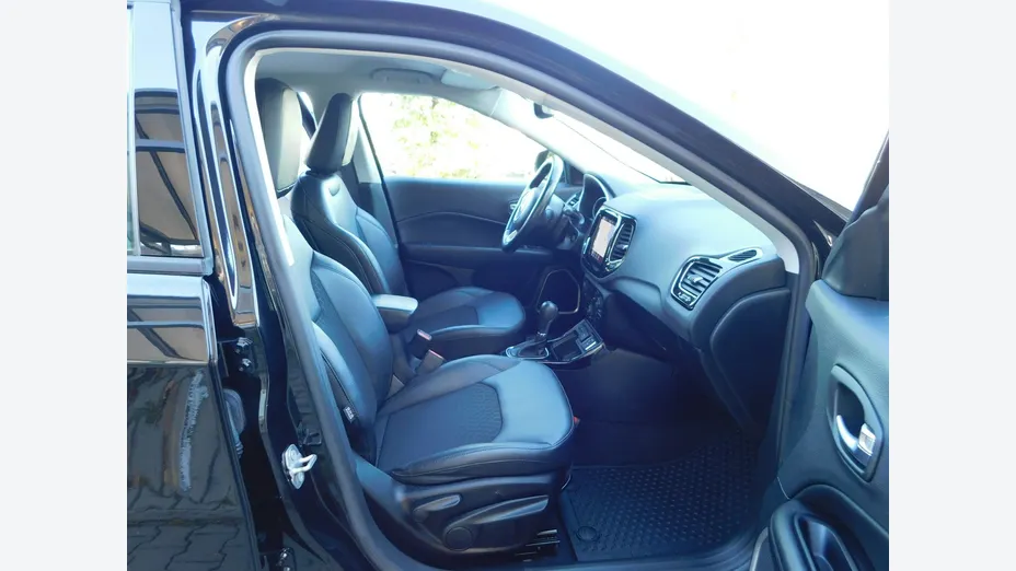 JEEP Compass -