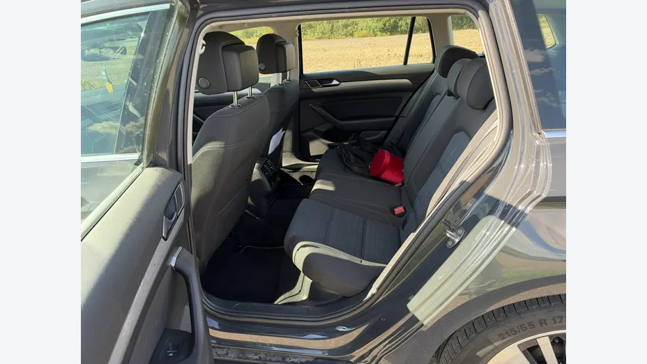 VOLKSWAGEN Passat -