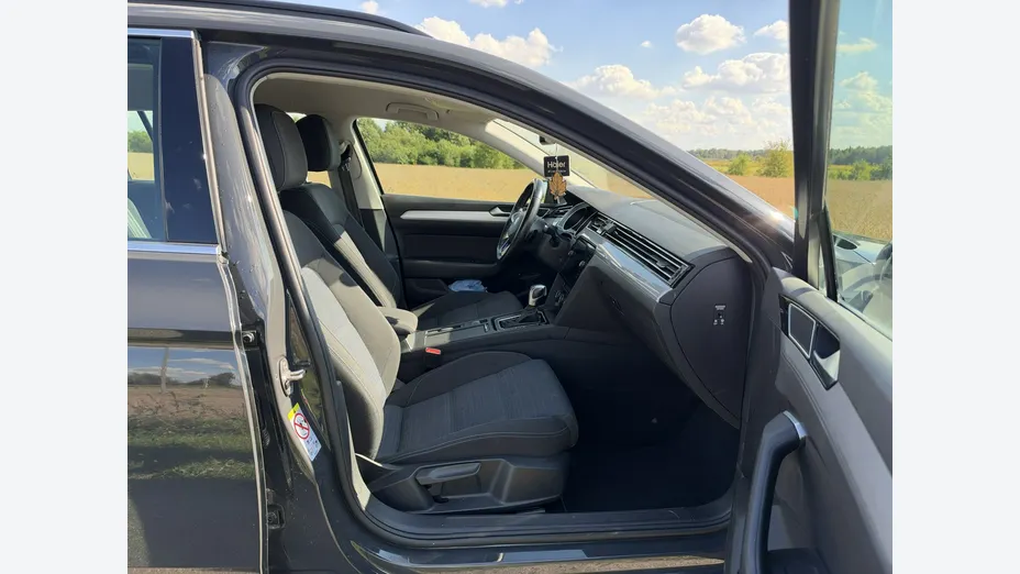 VOLKSWAGEN Passat -