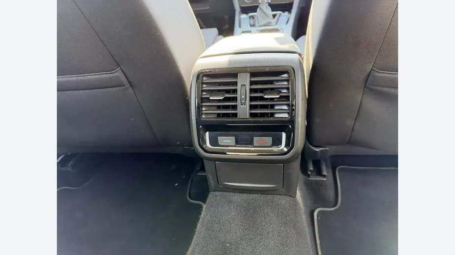 VOLKSWAGEN Passat -