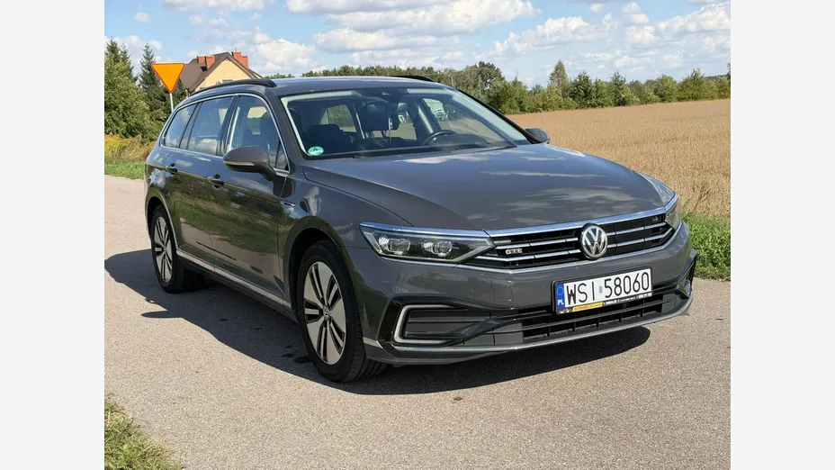 VOLKSWAGEN Passat -