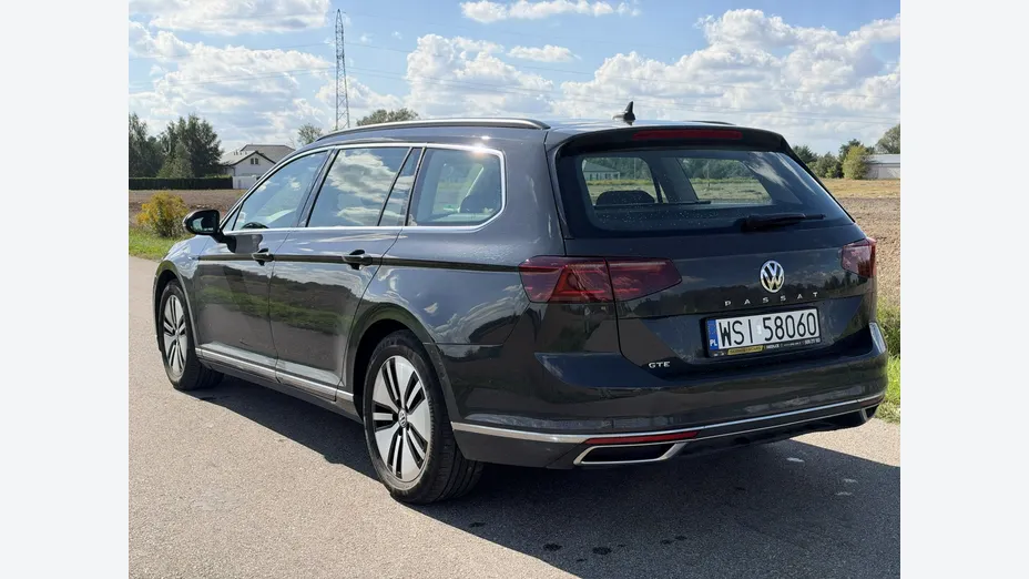 VOLKSWAGEN Passat -