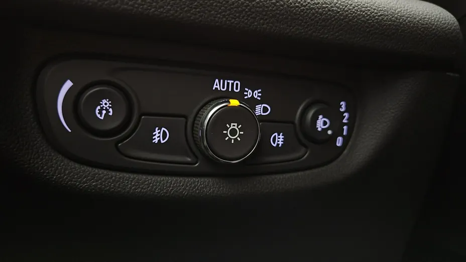 OPEL Insignia -