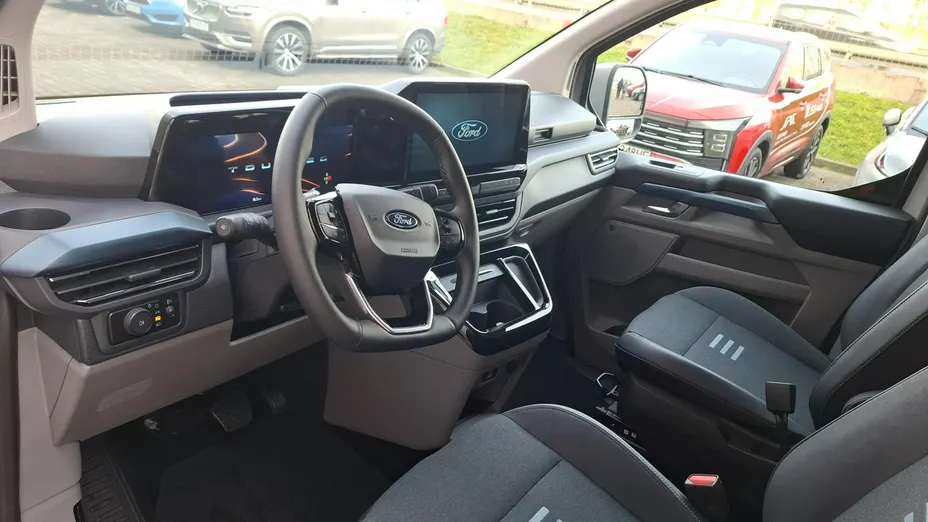 FORD Tourneo Custom -