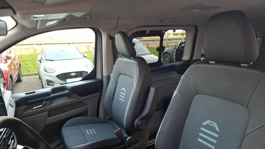 FORD Tourneo Custom -