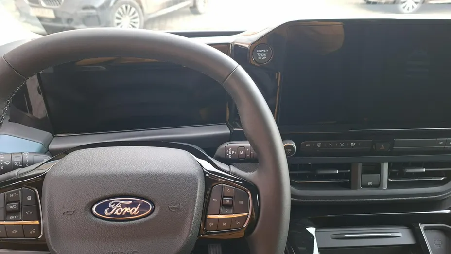 FORD Tourneo Custom -
