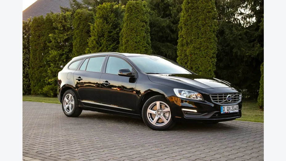 VOLVO V60 -
