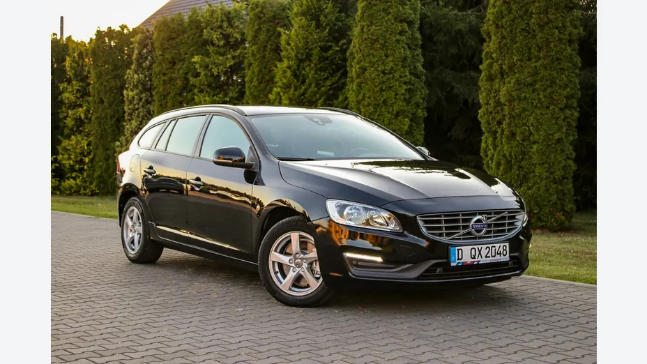 VOLVO V60 -