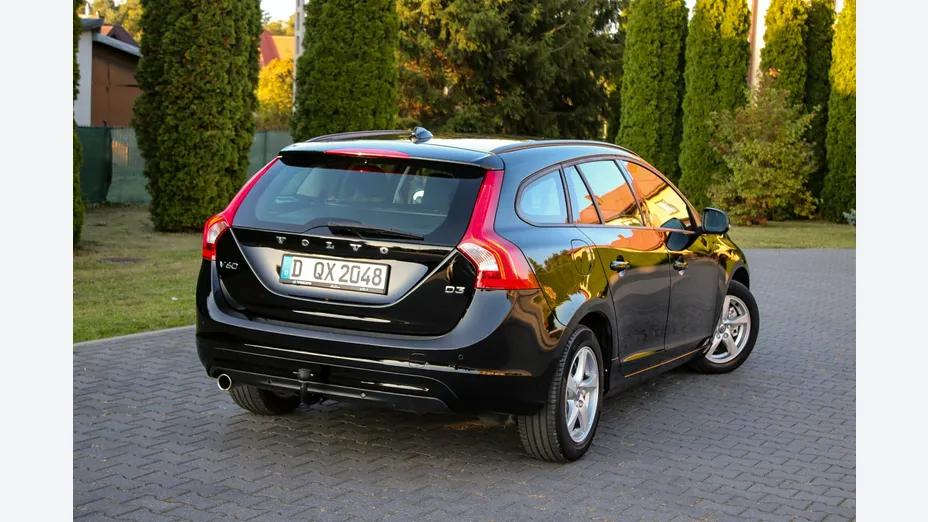 VOLVO V60 -