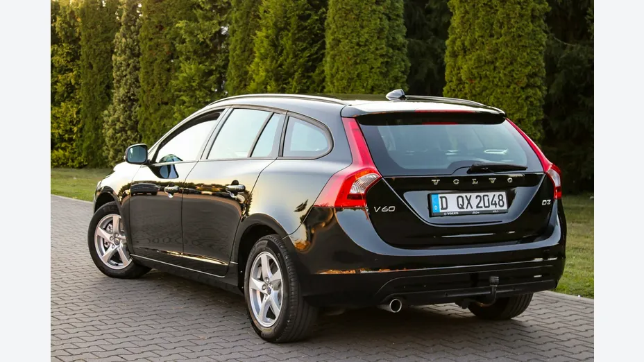 VOLVO V60 -