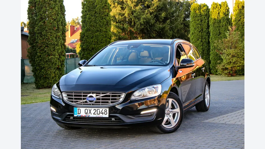 VOLVO V60 -