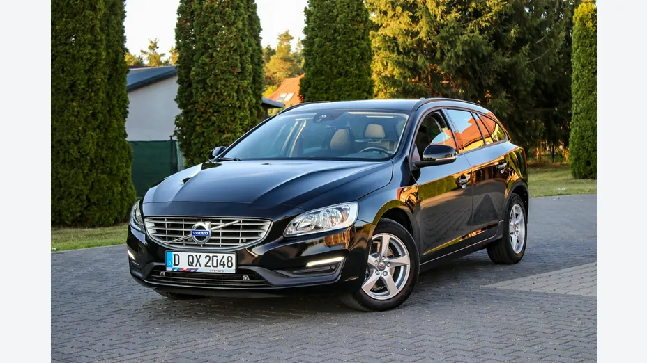 VOLVO V60 -