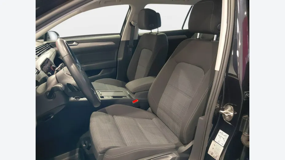 VOLKSWAGEN Passat -