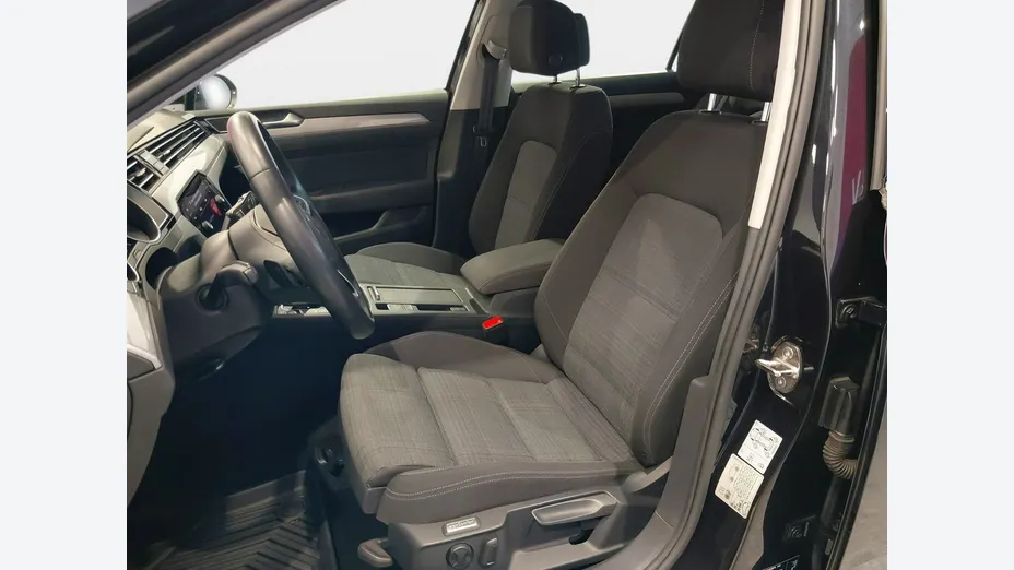VOLKSWAGEN Passat -