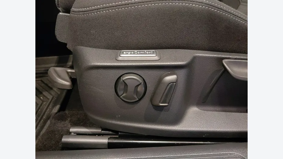 VOLKSWAGEN Passat -