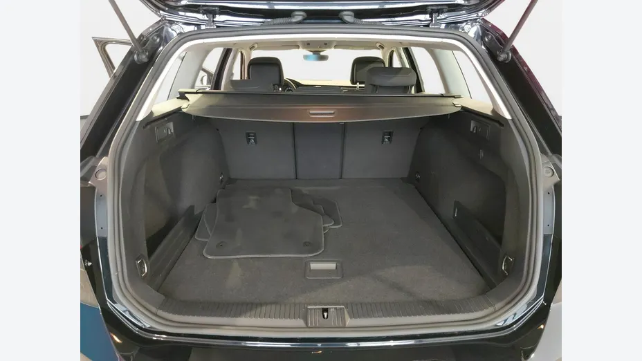 VOLKSWAGEN Passat -