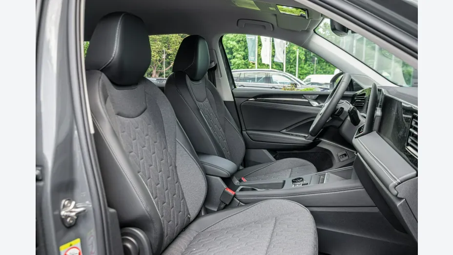 VOLKSWAGEN Tiguan -