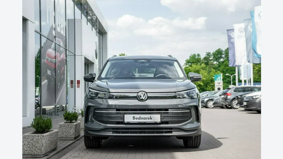 VOLKSWAGEN Tiguan -
