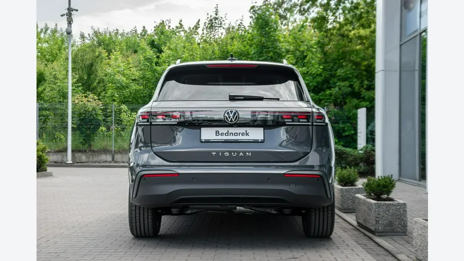 VOLKSWAGEN Tiguan -