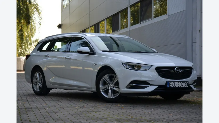 OPEL Insignia -