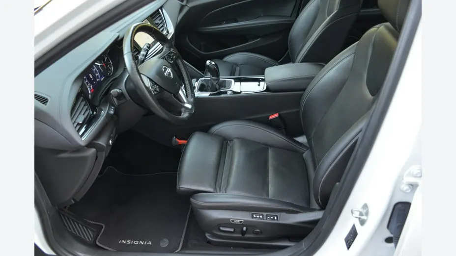 OPEL Insignia -