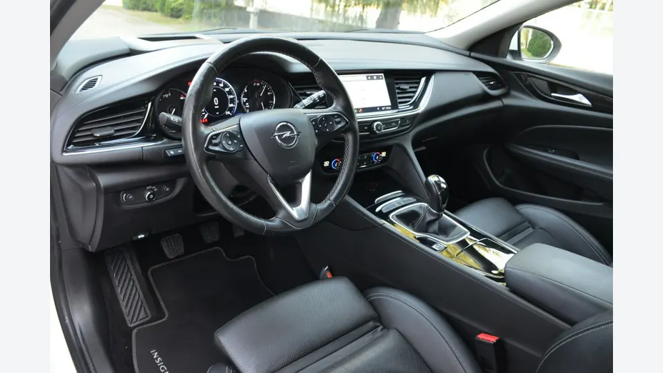 OPEL Insignia -