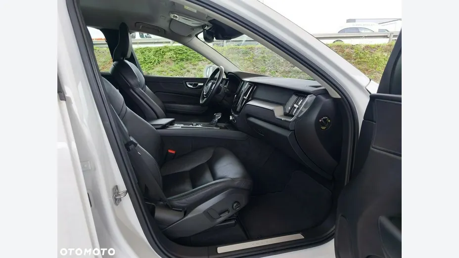 VOLVO XC60 -