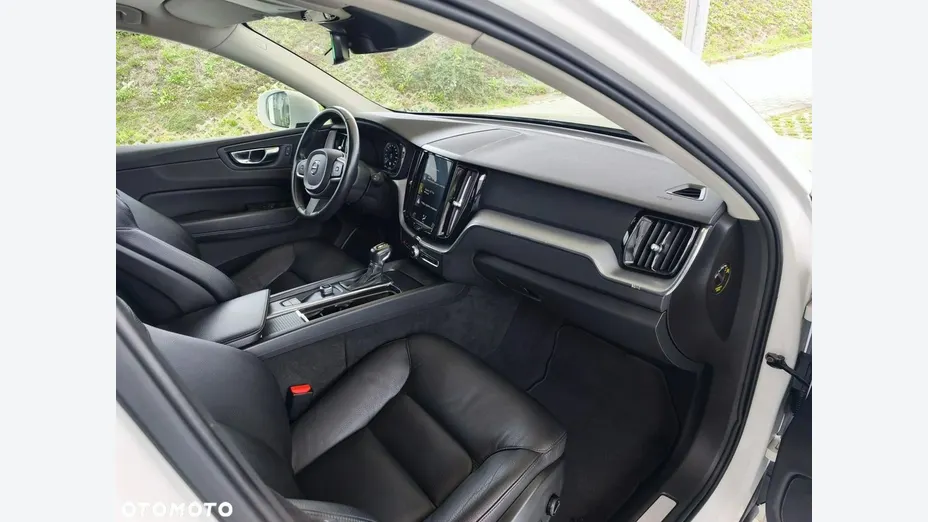 VOLVO XC60 -