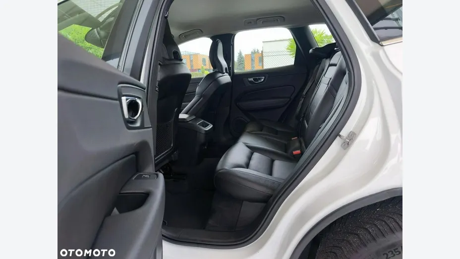 VOLVO XC60 -