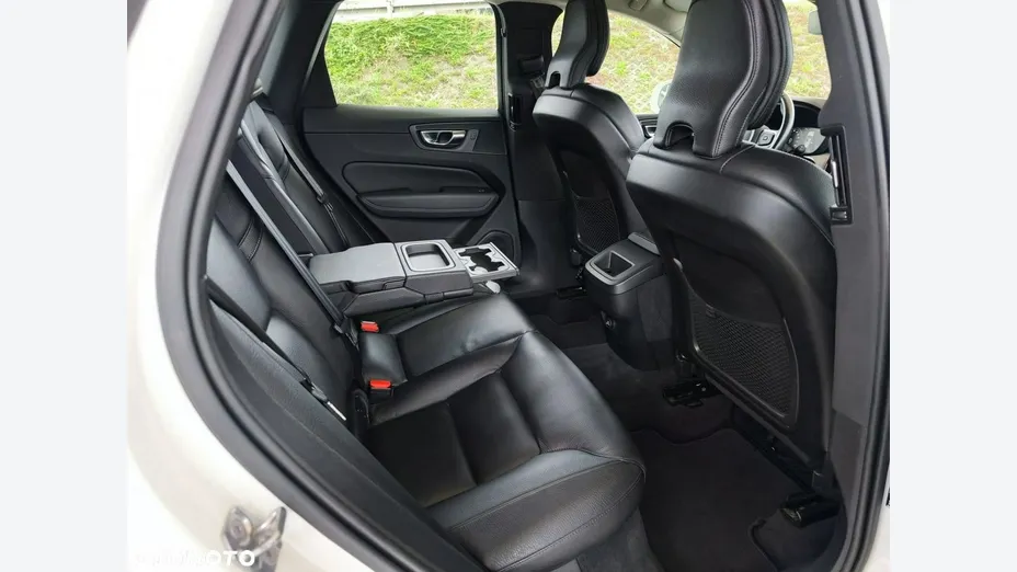 VOLVO XC60 -