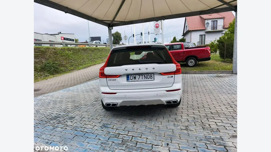 VOLVO XC60 -