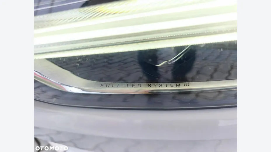 VOLVO XC60 -