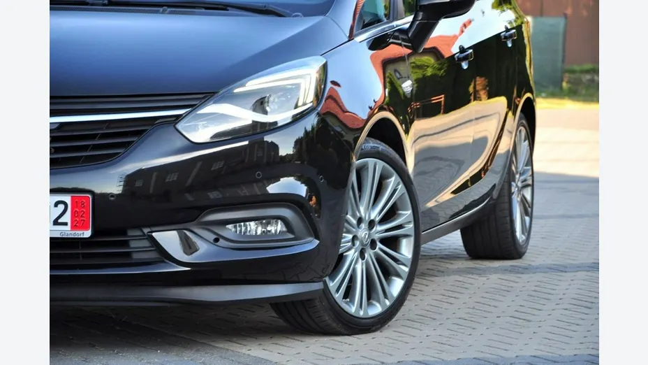 OPEL Zafira -