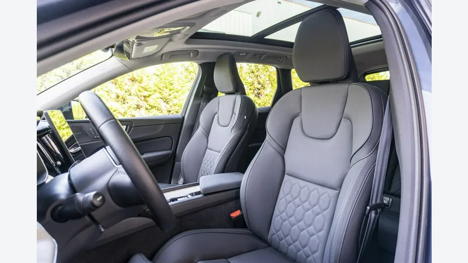 VOLVO XC60 -